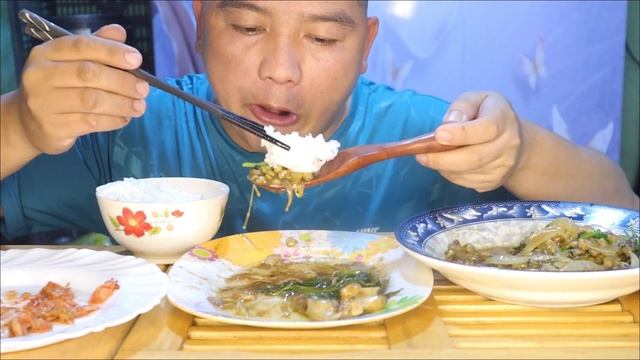 asmr, 먹방, 흰밥, 달팽이 마늘, 물시금치, 김치, 홍합 양파 볶음, 베트남에서의 저녁 смотреть онлайн