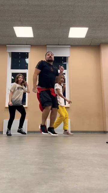 Wednesday Addams Shuffle Dance Version | #shorts Trend/Challenge Dance by Kolya Korolev смотреть онлайн