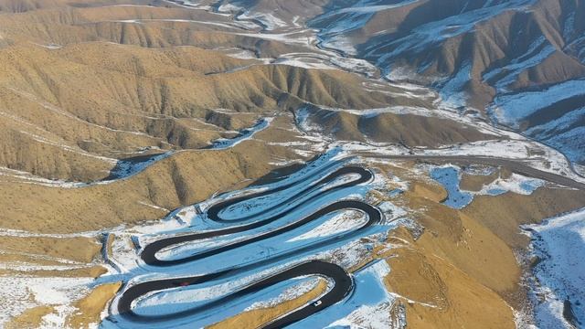 Road from Garni to Azat Reservoir, Armenia. DJI Mavic 2 Pro Drone Aerial Footage смотреть онлайн