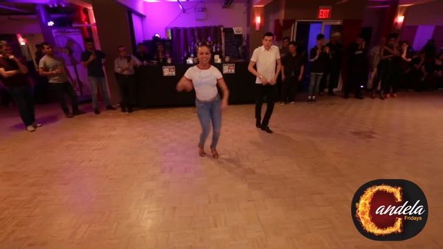 Stephany Moore Salsa Class at Candela Fridays смотреть онлайн