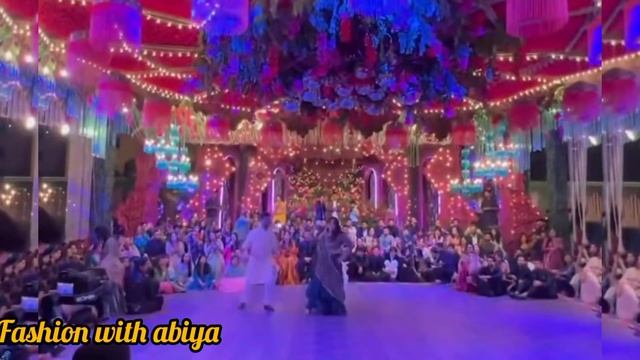 Famous actress Yashma gill viral Dance with boyfriend 😱 | yashma gill viral Dance video