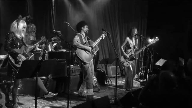 Texas KGB/Madam Radar - Zombie (Cranberries cover) смотреть онлайн