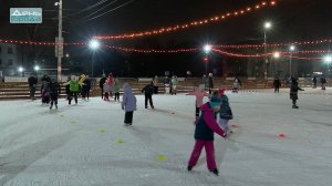 Тренировка по катанию на коньках в рамках проекта «Спорт в каждый двор»