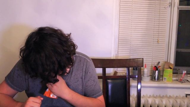 Mom and Son Try Mini White Chocolate Reese's Peanut Butter Cups смотреть онлайн