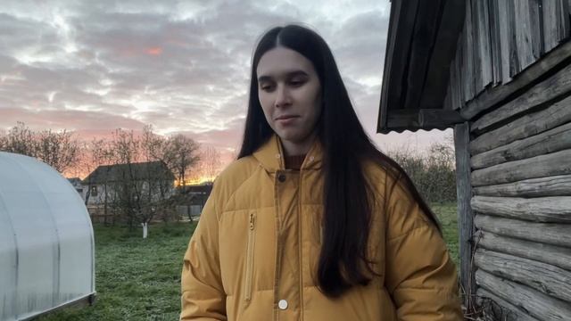 🌿ДАВНО МЕНЯ НЕ БЫЛО / РАЗГОВОР ПО ДУШАМ 🩷МЕШАЮ СКВОРЦАМ🤯😱 смотреть онлайн