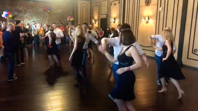 Группа Олега/Елены/Ксении - La Bicicleta смотреть онлайн