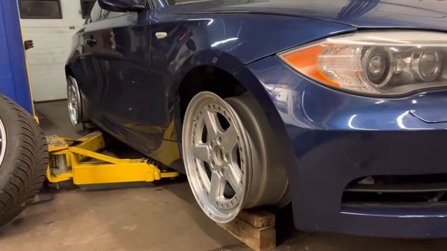 AC Schnitzer Type 2 135i Test Fit смотреть онлайн