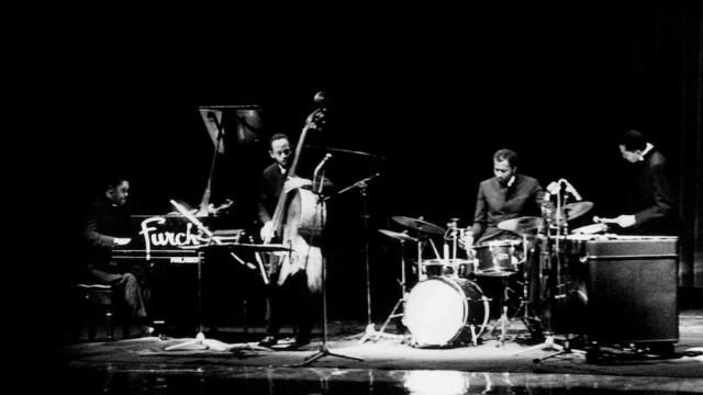 The Modern Jazz Quartet - England´s Carol смотреть онлайн