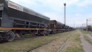 EMD GT-22 9001+28 TM´s entrando a Kilo 5 04-04-12