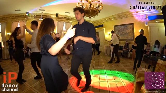 Robert Aksenov & Daria Bolotina || Sunday Salsa party смотреть онлайн
