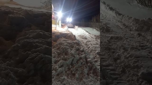 Уборка территории после снегопада😱(1) смотреть онлайн