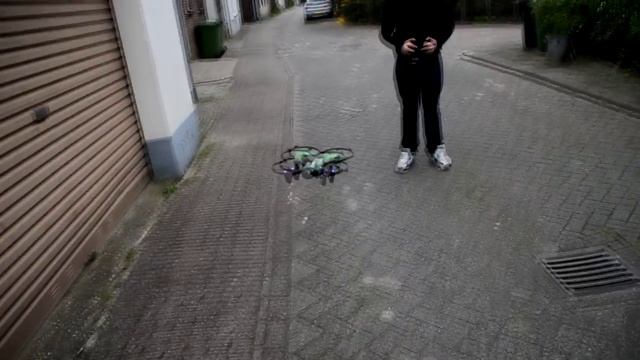 Hubsan X4 H107c: Test flight ($50,- mini quadcopter / drone from Banggood!) смотреть онлайн