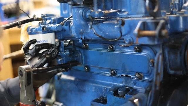 Replacing the Rear Main Seal on a Sailboat (Perkins 4.108 Diesel) смотреть онлайн