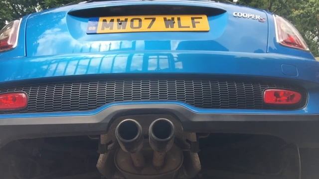 Mini Cooper S (R56) stock exhaust (sport button on) смотреть онлайн