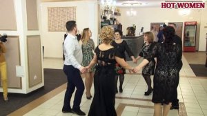 SEXY TITS BOUNCING 02 - Big tits blonde vs small tits brunette. Two sensual milfs!!! SLOW MOTION!!!