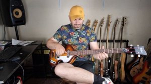 Violin Bass Hofner (реплика).