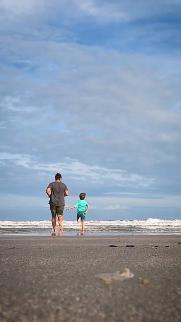 This SECLUDED island in America has WILD HORSES, RUINS, and BEACHES! смотреть онлайн