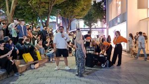 MONDAY. BLACK MIST. GUEST: ALENA BEI. BEAUTIFUL FANTASTIC BUSKING. HONGDAE.