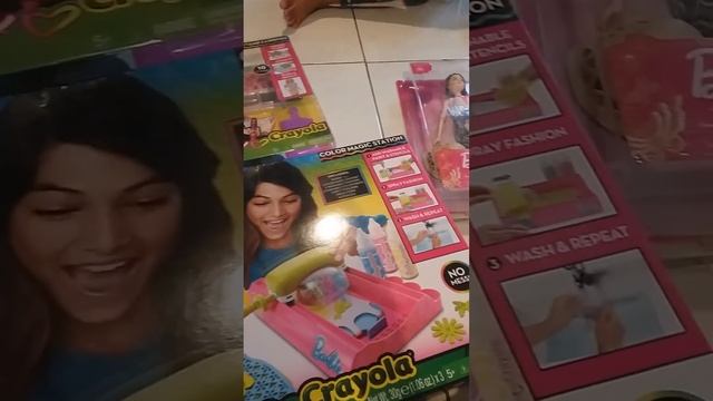 Ikutan lomba mewarnai dapat hadiah Barbie 
