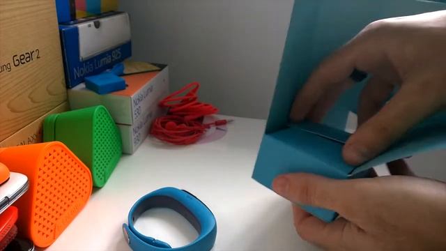 Huawei TalkBand B1 Unboxing [Unleash The Phones] смотреть онлайн