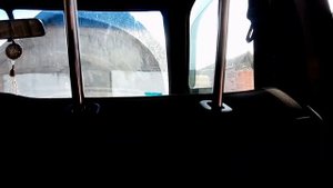 как снять подголовник Мерседес 124