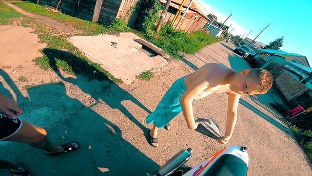 Падение на СПОРТБАЙКЕ.Обливаем водой.Реакция детей.Иван Купало