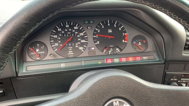 1989 BMW M3 Startup смотреть онлайн