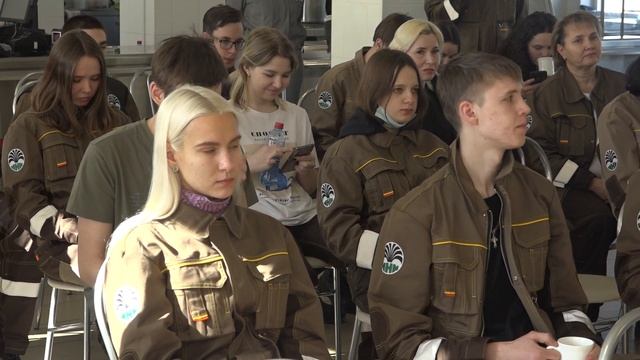 Для учащихся ИНК-класса средней школ №9 провели экскурсии на строительную площадку ИЗП. смотреть онлайн