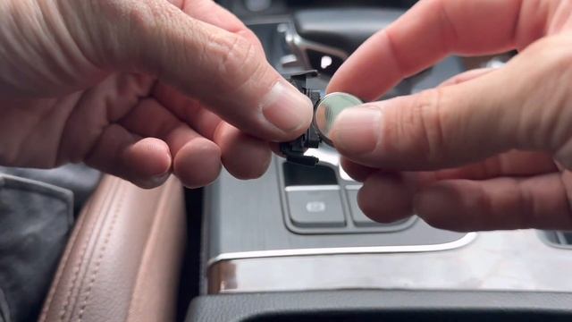 2019 Audi Q5 How to replace the remote key fob battery смотреть онлайн