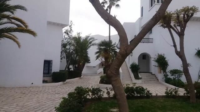 Белые домики в порту Аль Кантауи (Тунис , апрель 2016) смотреть онлайн