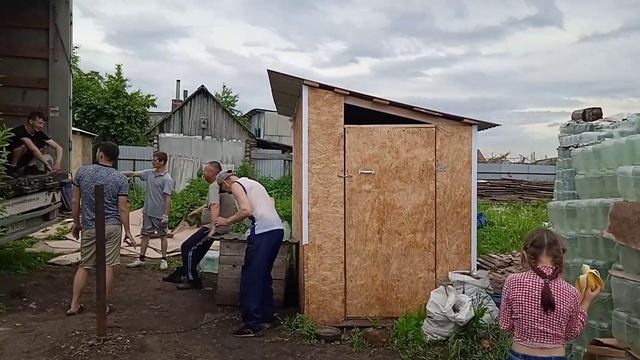 Закупили стелобанку с завода. Пришли наши банки.