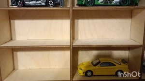 Коллекция моделей машин в 64 масштабе.