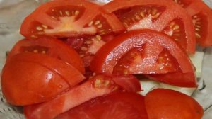 Салат из помидоров и плавленного сыра