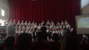 Выступление хора на 23