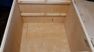 ЯЩИК - РАМКОНОС ДЛЯ УЛЬЕВЫХ РАМОК.