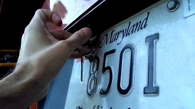 BMW 8 series (E31) 850i 850csi 840ci Manual Trunk Opening смотреть онлайн