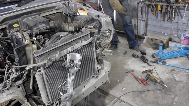 Mitsubishi pajero mini h58a - автобусом в крыло. Вытяжка морды, замена рамки радиатора (телевизора) смотреть онлайн