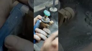 Огранка фианита. Процесс задачи формы на обкаточной машинке и процесс огранки на квадранте "Фаворит