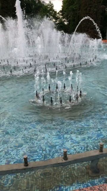 Фонтан в парке. г. Тула #shorts #short #shortvideo смотреть онлайн