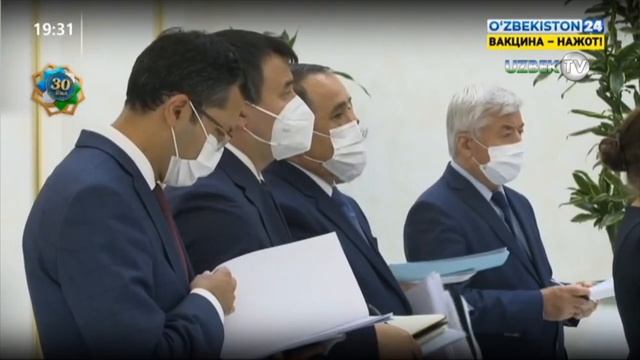 Шавкат Мирзиёев ознакомился с презентацией проектов в фармацевтической отрасли
