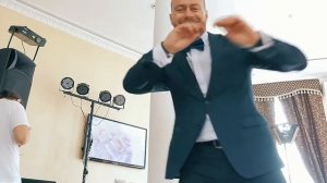 Ведущий на праздник.  Пётр Бушуев