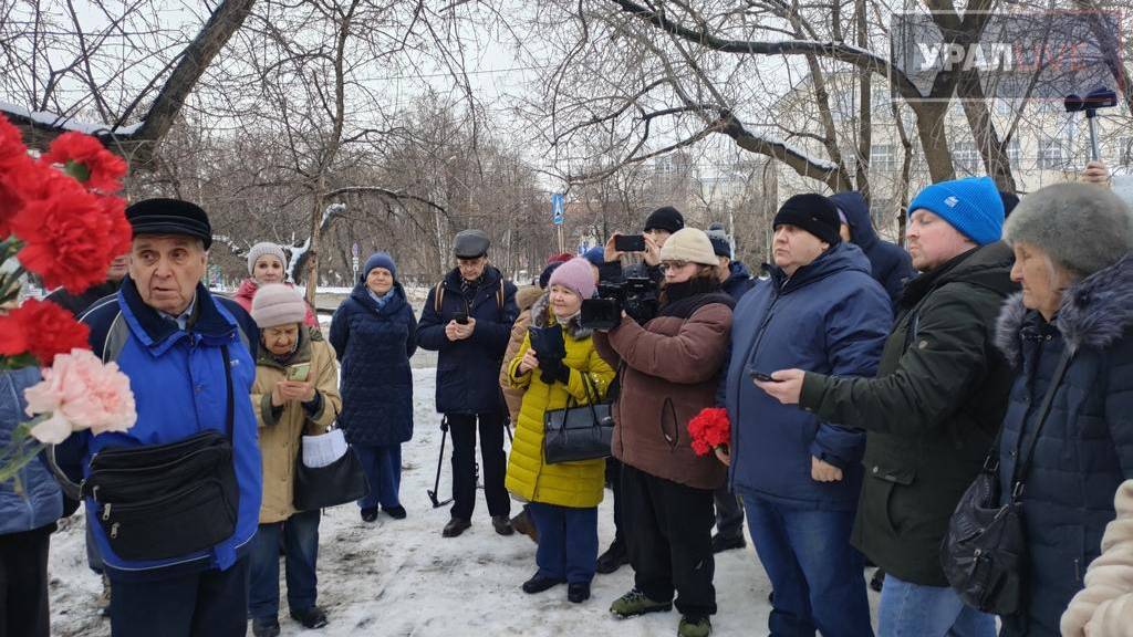 🔴Перевал Дятлова. Стрим. Я был в Екатеринбурге 1.02.2025г. Вечер памяти группы Дятлова🔴 смотреть онлайн