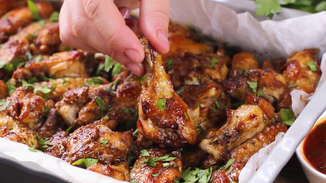 Больше не жарю куриные крылышки! Этот рецепт в духовке с маринадом — просто бомба! Вкуснее шашлыка!