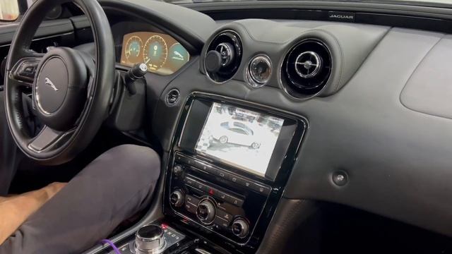 Jaguar XJ - ставим круговой обзор