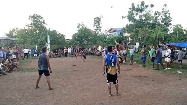 Siga James KnosBayek Vs Albert Jersen Eping Volleyball Dayon Dayon смотреть онлайн