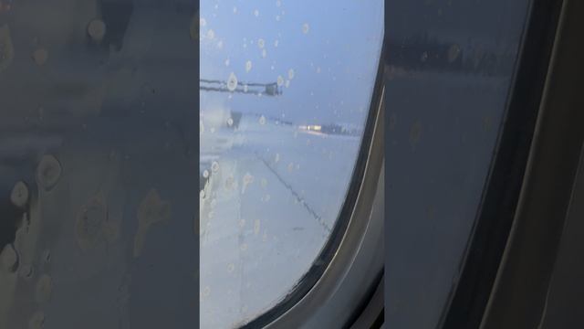 Как отогреть крыло самолёта