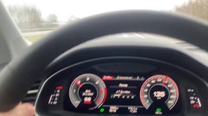 Audi Q7 - демонстрация работы адаптивного круиз контроля