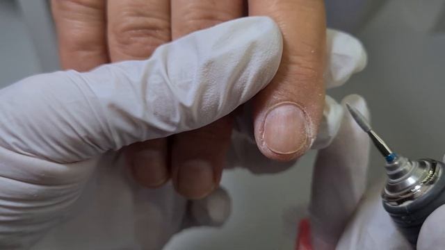 Комбинированный маникюр без покрытия. Мужской маникюр. смотреть онлайн