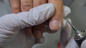 Комбинированный маникюр без покрытия. Мужской маникюр.