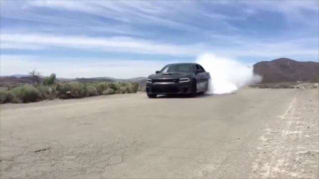 Дрифт-Dodge_Chellenger и Dodge Charger смотреть онлайн